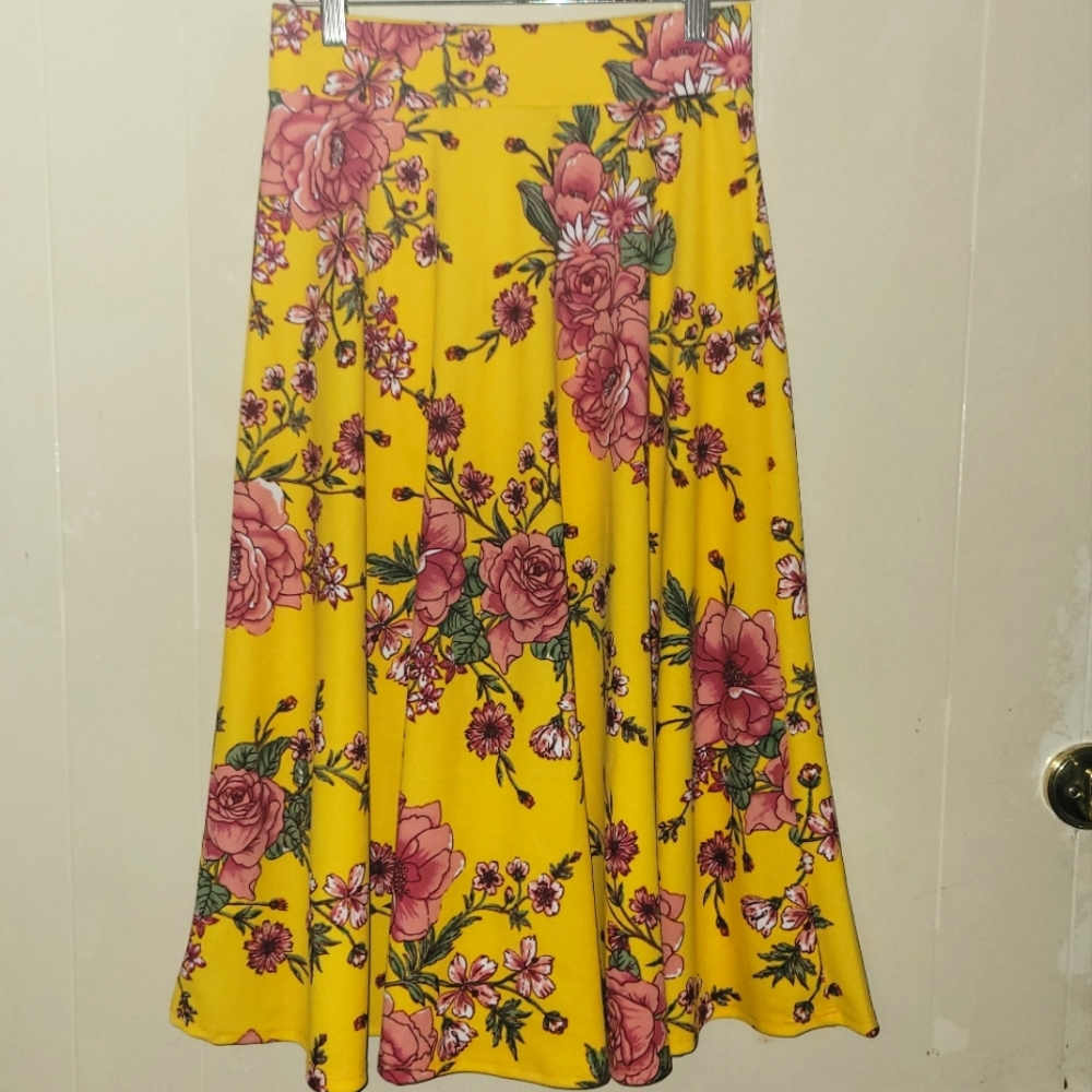 Yellow floral skirt, size S